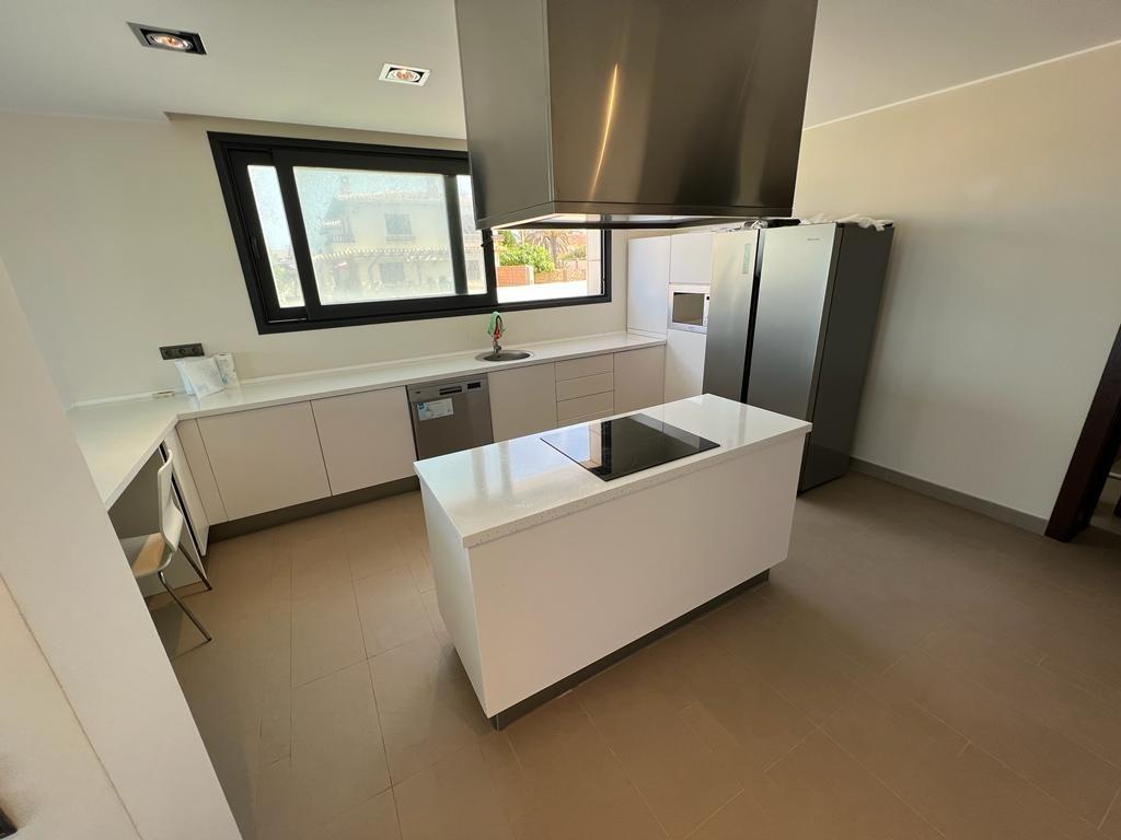 Villa en venta en Orihuela