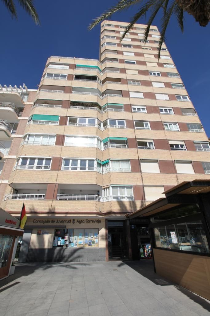 Piso en primera linea del paseo Maritimo en Torrevieja