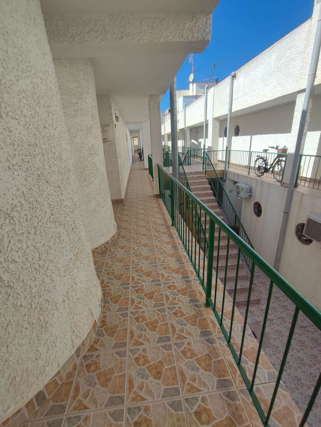 Duplex, 2 våningar uthyres i Nueva Torrevieja