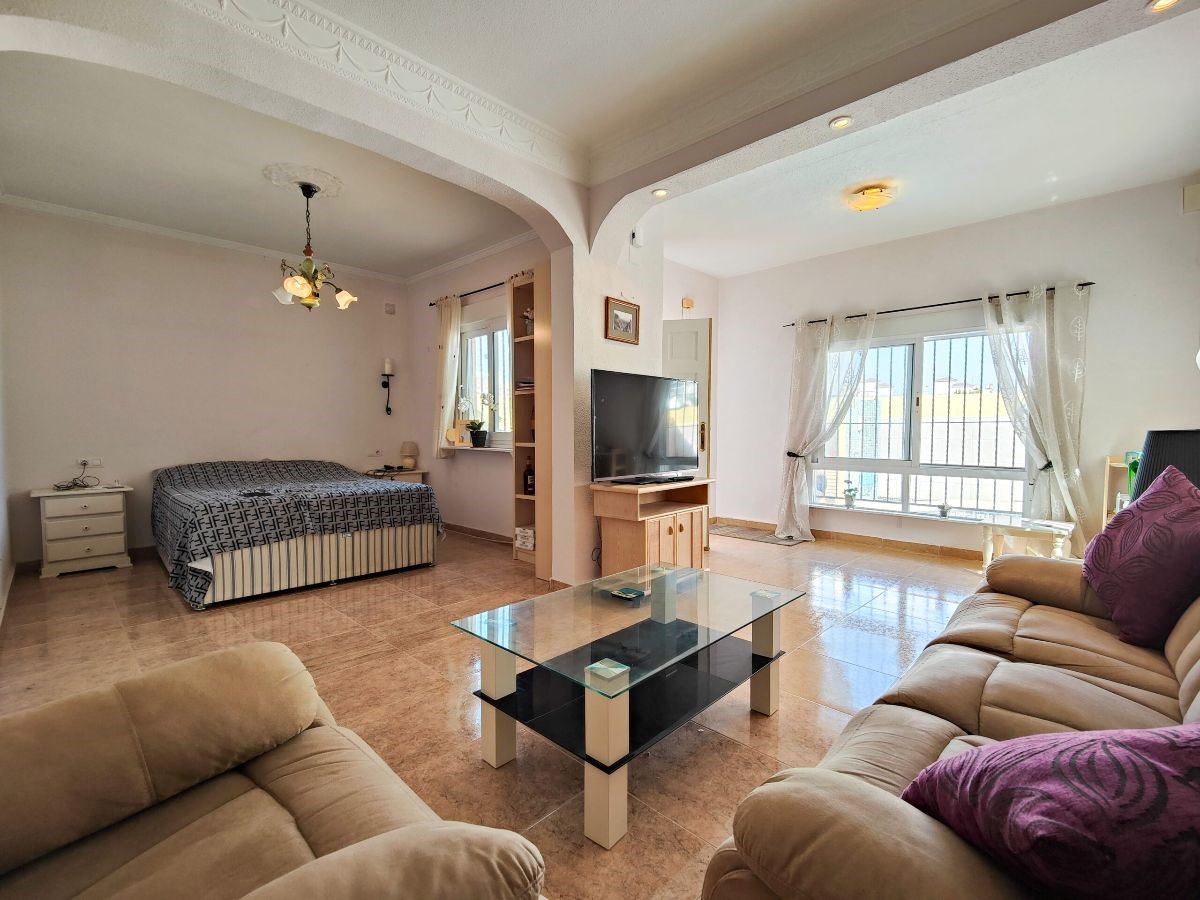 Villa till salu i Aguas Nuevas (Torrevieja)