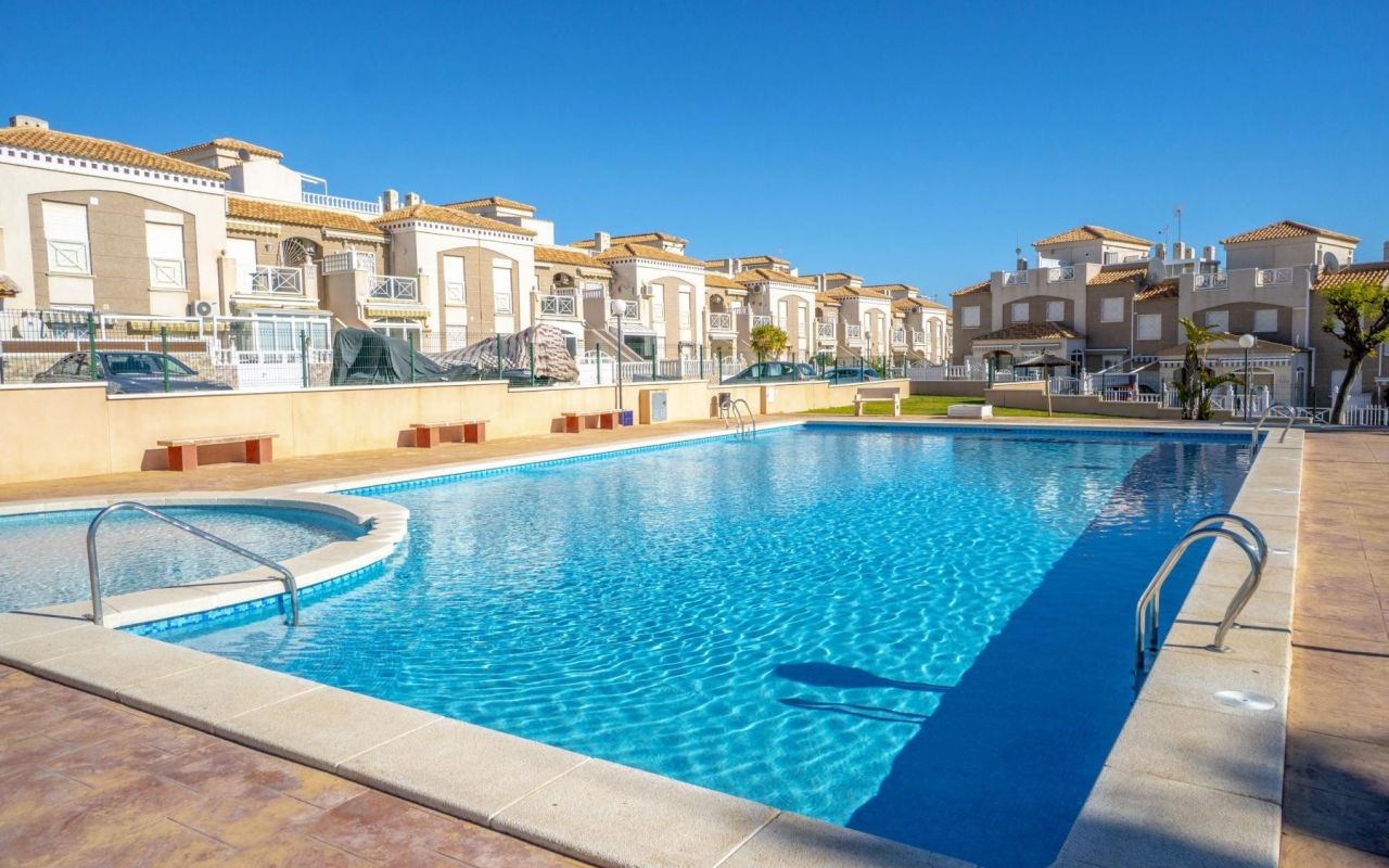 Bungalow til salgs til Aguas Nuevas (Torrevieja)