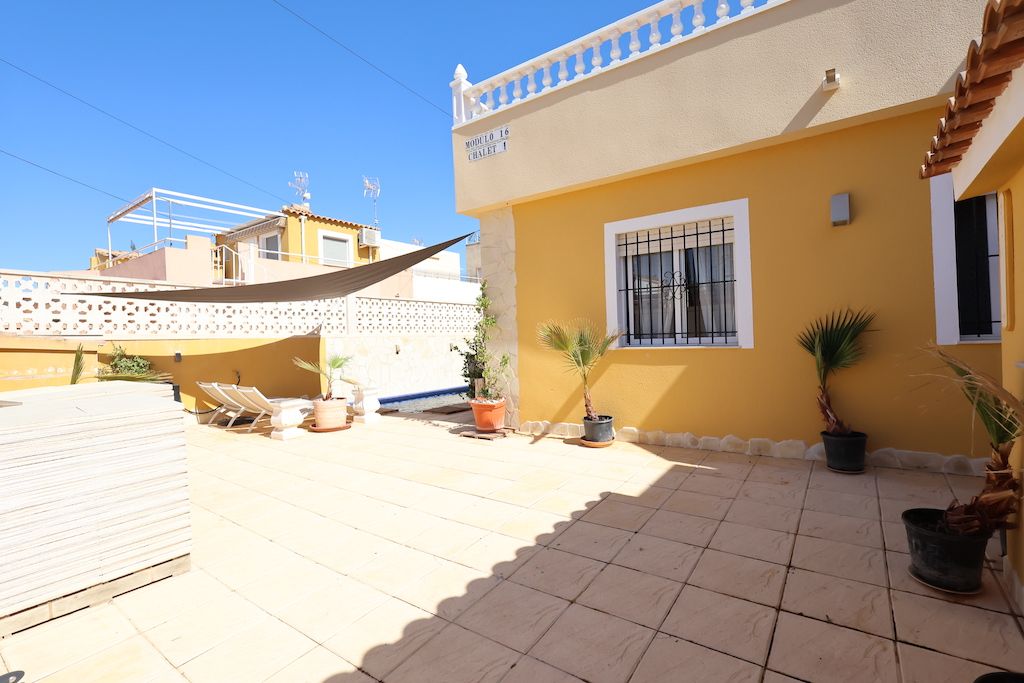 Chalet for sale in Orihuela Costa